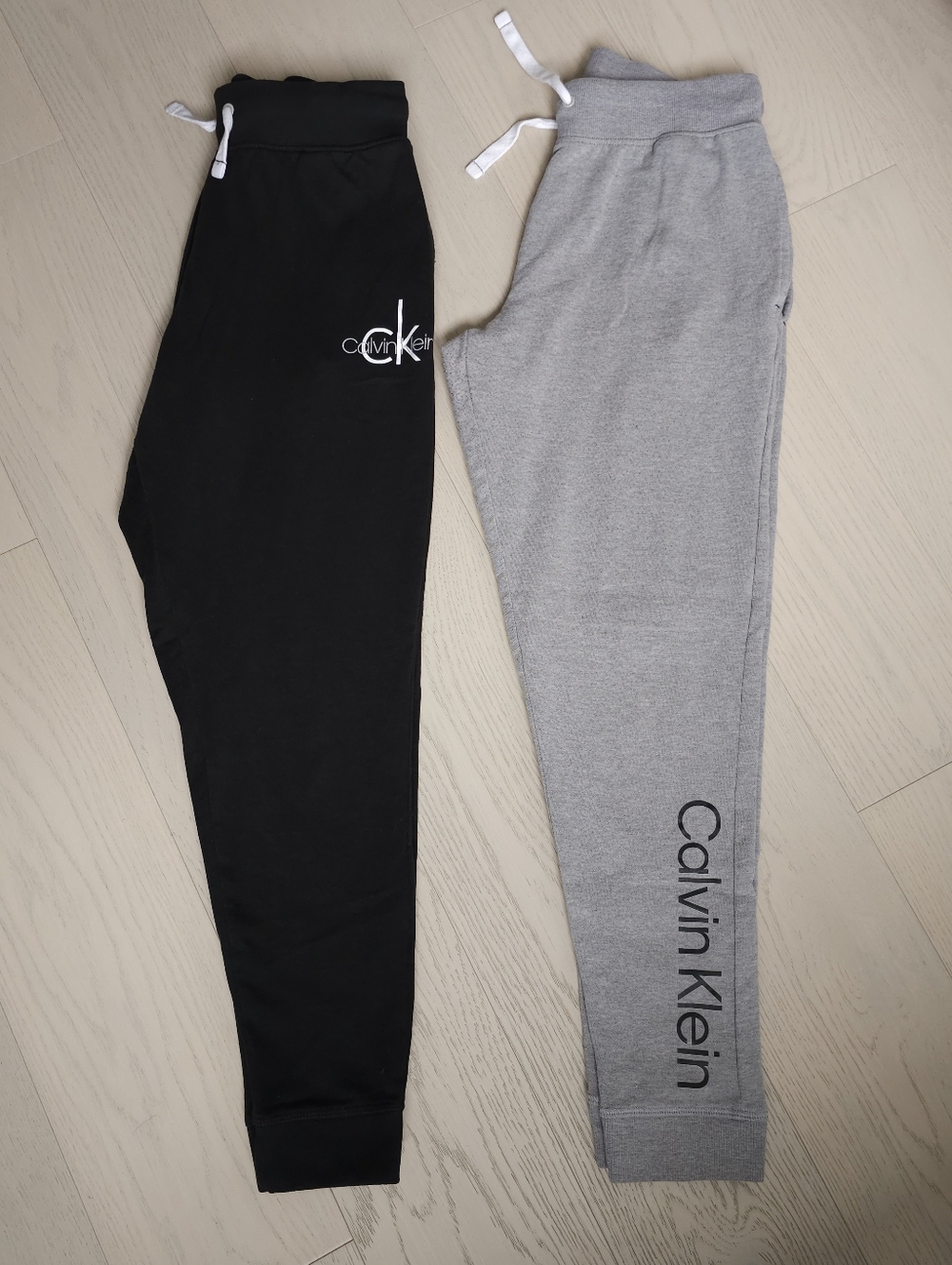 Calvin Klein Jogger Sweatpants Bundle – Black & Grey – Size Small – Tapered Fit